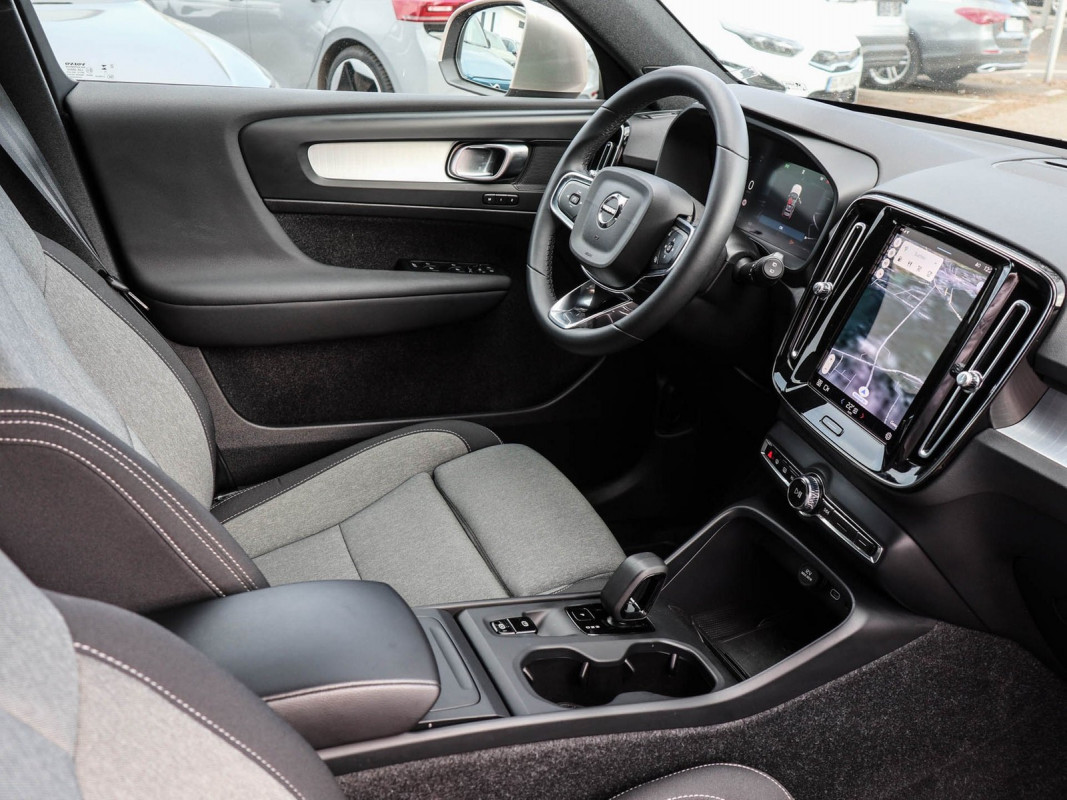 Volvo XC40 B3 - SUV/Off-road - Beige - Gebrauchtwagen - Bild 3