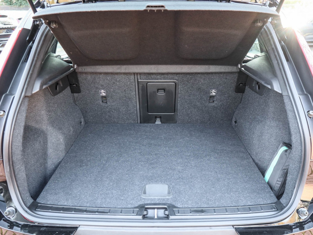 Volvo XC40 Single Motor - SUV/Off-road - Schwarz - Gebrauchtwagen - Bild 12