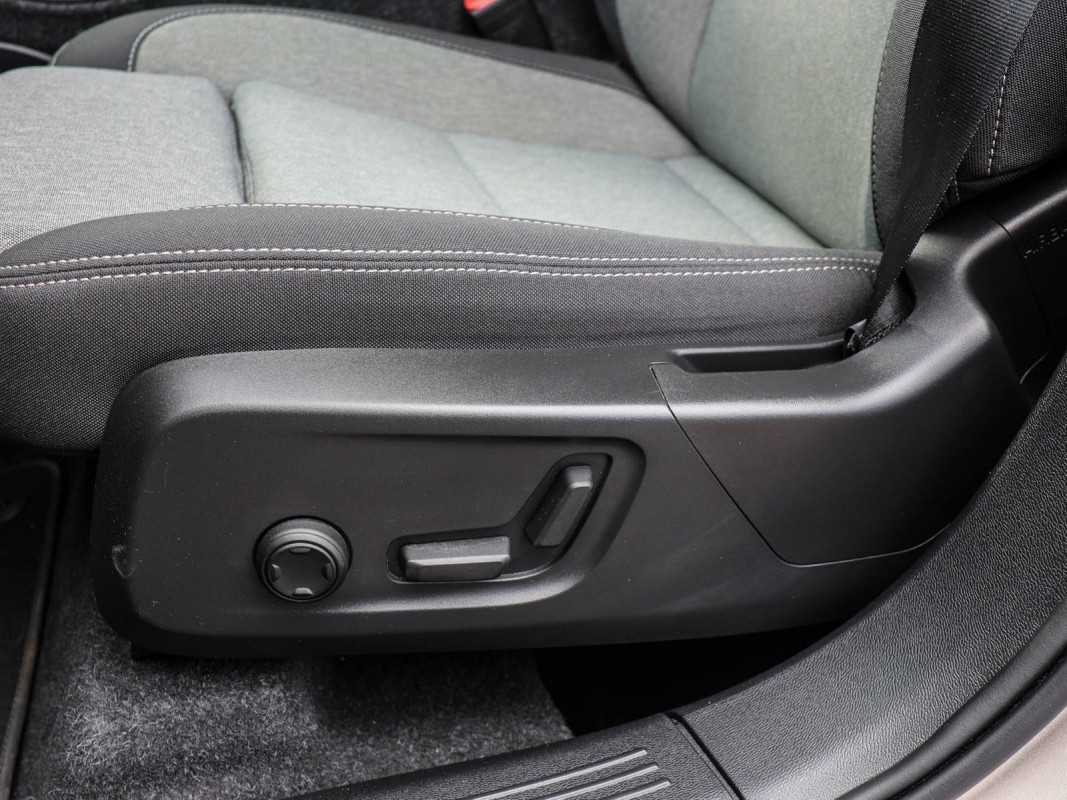 Volvo XC40 B3 - SUV/Off-road - Beige - Gebrauchtwagen - Bild 14