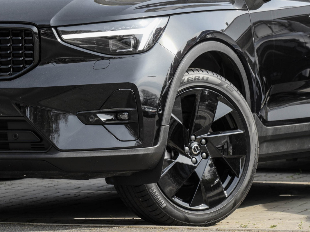 Volvo XC40 B4 (B) - SUV/Off-road - Schwarz - Gebrauchtwagen - Bild 6