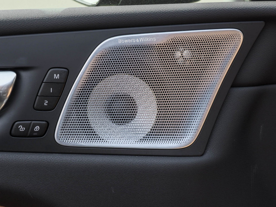 Volvo XC60 T6 AWD Recharge - SUV/Off-road - Blau - Gebrauchtwagen - Bild 15