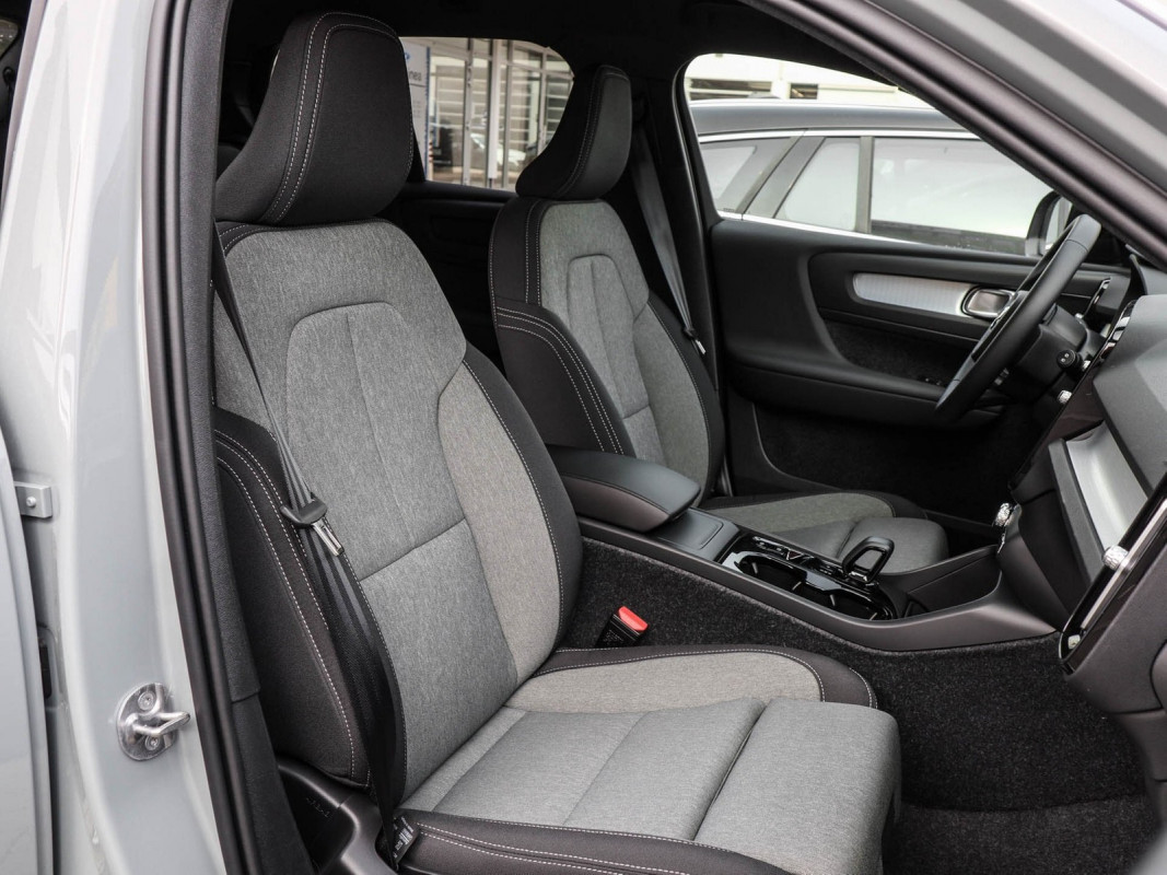 Volvo XC40 B3 (B) - SUV/Off-road - Grau - Gebrauchtwagen - Bild 7