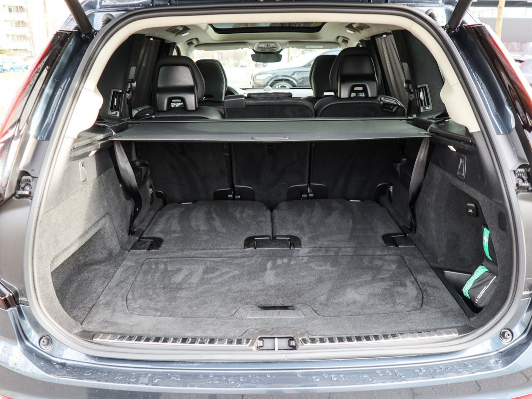 Volvo XC90 T8 AWD - SUV/Off-road - Blau - Gebrauchtwagen - Bild 11