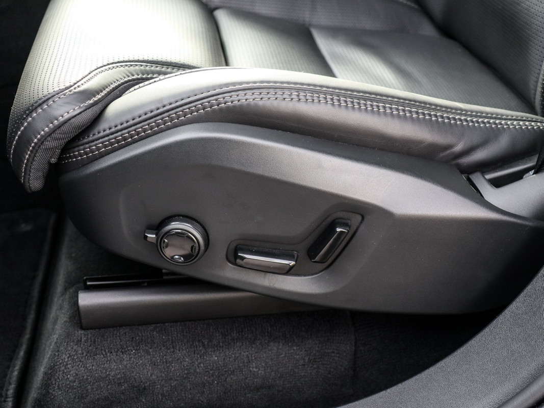 Volvo XC90 T8 AWD - SUV/Off-road - Blau - Gebrauchtwagen - Bild 14