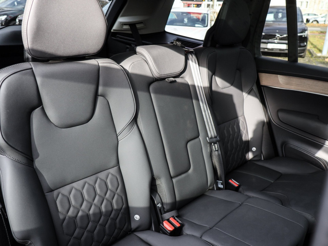 Volvo XC90 T8 AWD Recharge Reskin - SUV/Off-road - Blau - Gebrauchtwagen - Bild 5