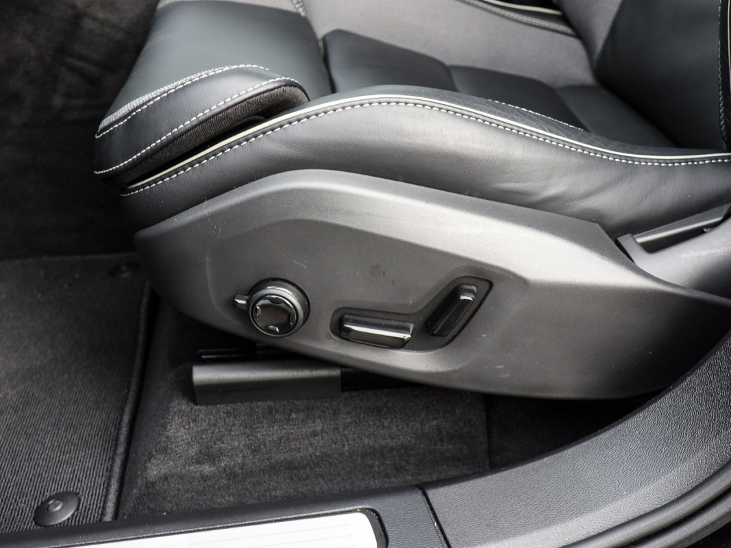 Volvo XC60 T8 - SUV/Off-road - Schwarz - Gebrauchtwagen - Bild 14