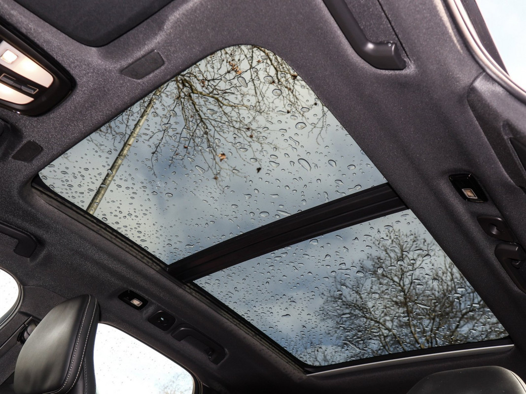 Volvo XC60 T6 Recharge AWD - SUV/Off-road - Schwarz - Gebrauchtwagen - Bild 12