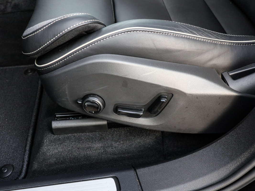 Volvo XC60 T6 Recharge AWD - SUV/Off-road - Schwarz - Gebrauchtwagen - Bild 14