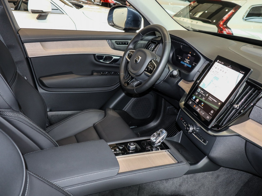 Volvo XC90 T8 AWD - SUV/Off-road - Blau - Gebrauchtwagen - Bild 3