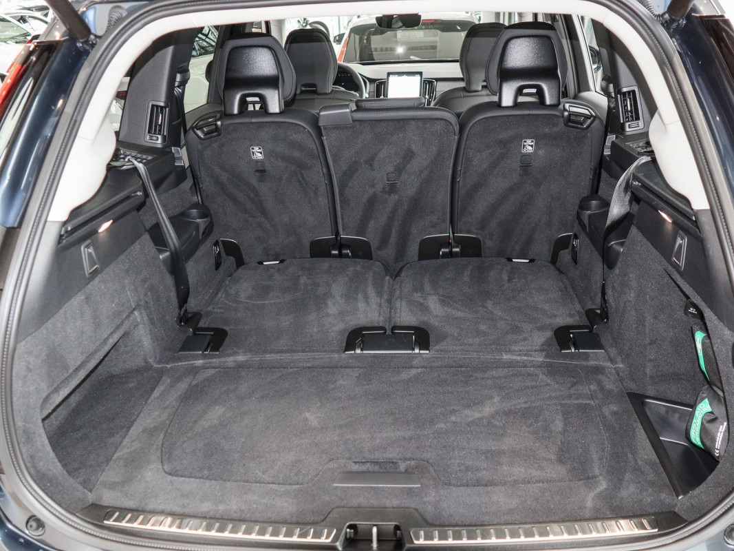 Volvo XC90 T8 AWD - SUV/Off-road - Blau - Gebrauchtwagen - Bild 12