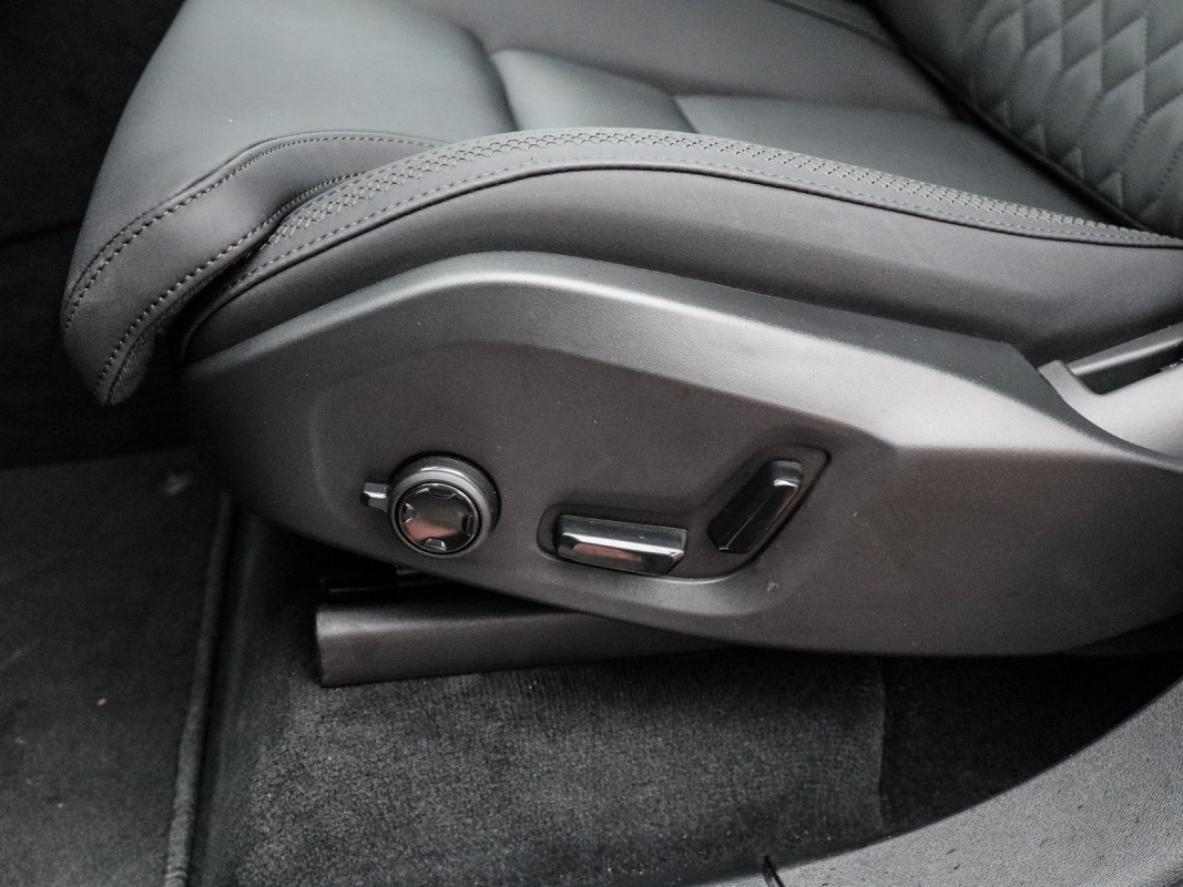 Volvo XC90 T8 AWD - SUV/Off-road - Blau - Gebrauchtwagen - Bild 14