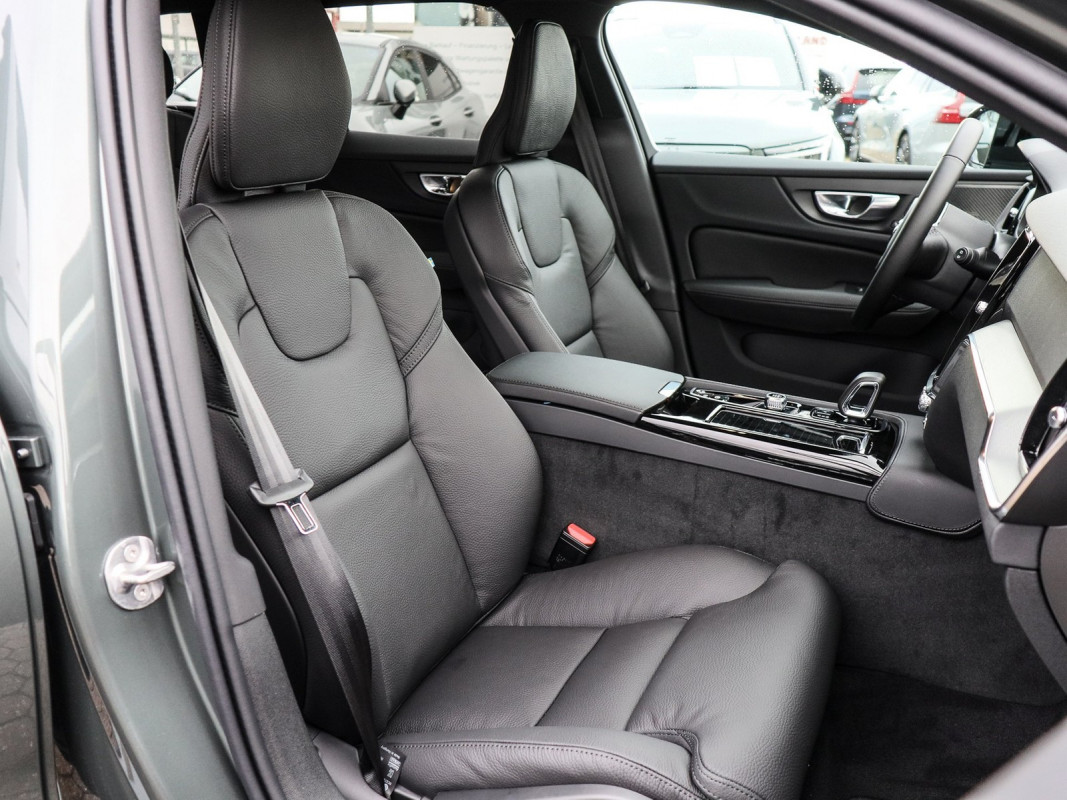 Volvo V60 T6 Recharge Plug-In Hybrid AWD - Kombi - Grün - Neuwagen - Bild 6