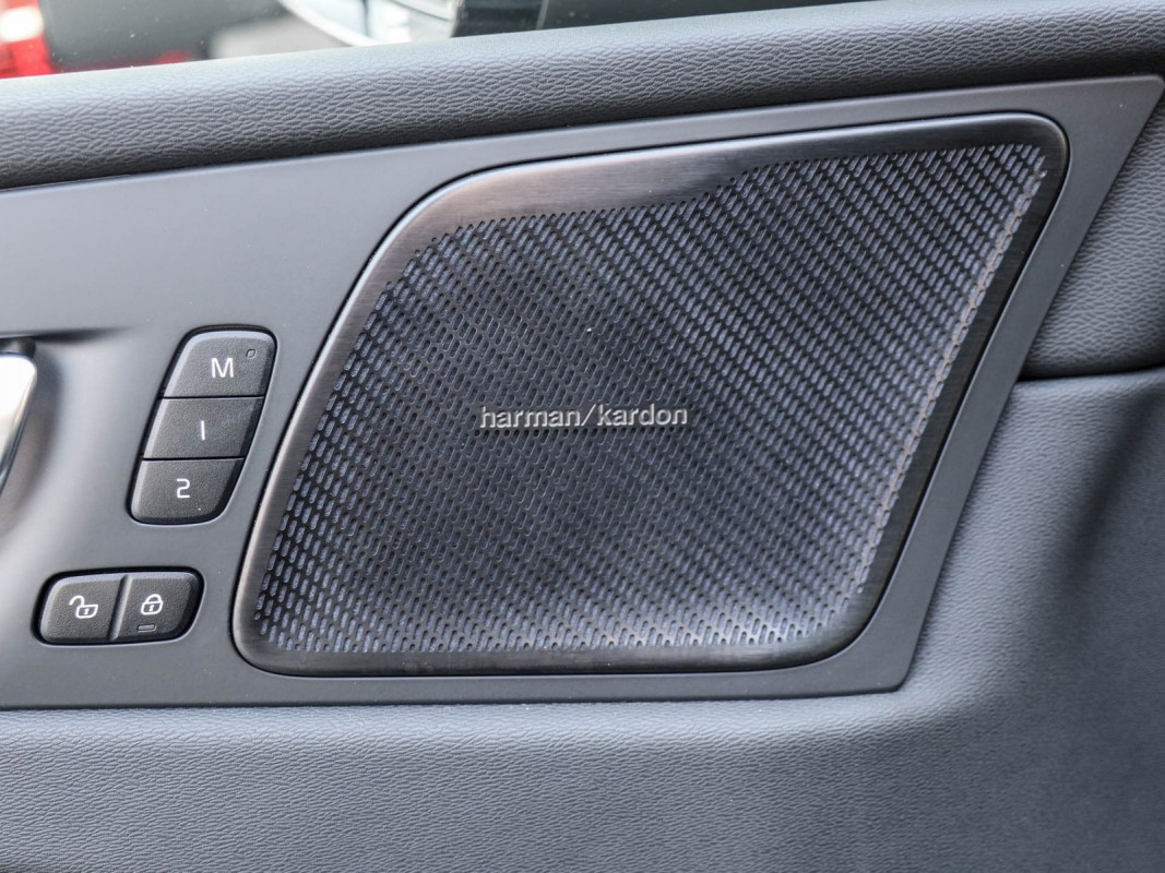 Volvo XC60 B5 AWD - SUV/Off-road - Grau - Gebrauchtwagen - Bild 15