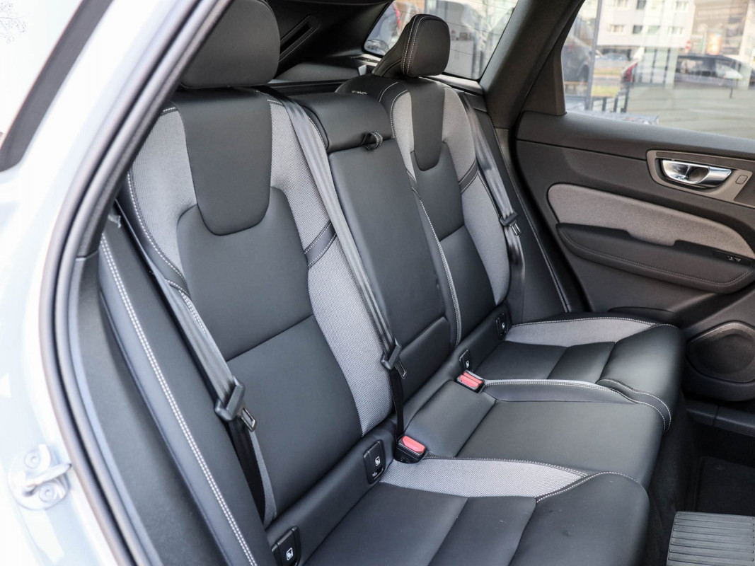 Volvo XC60 T8 AWD - SUV/Off-road - Grau - Gebrauchtwagen - Bild 5