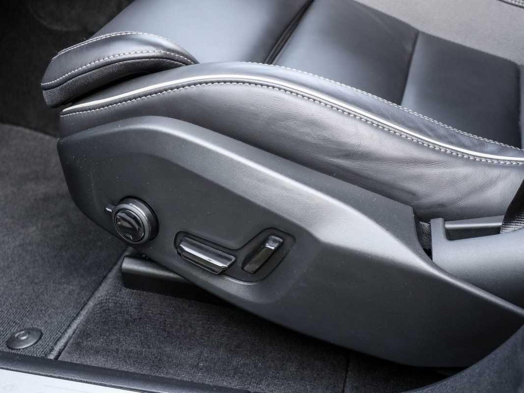 Volvo XC60 T8 AWD - SUV/Off-road - Grau - Gebrauchtwagen - Bild 14