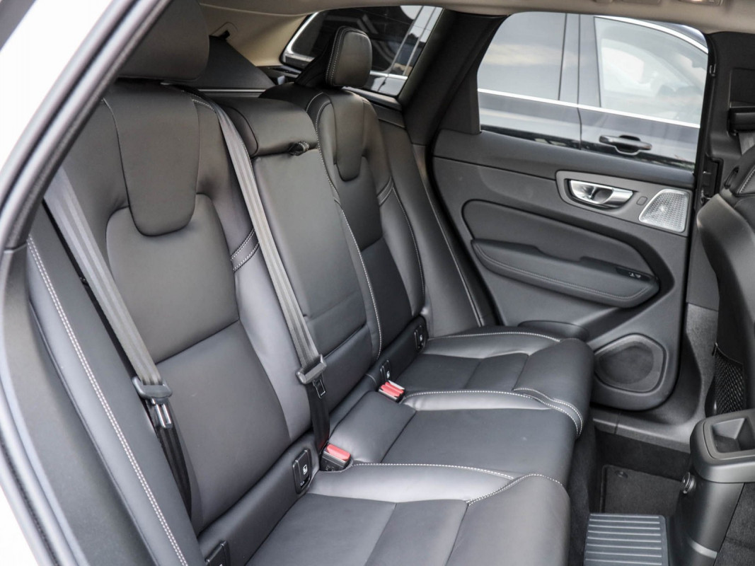 Volvo XC60 T8 AWD - SUV/Off-road - Weiss - Gebrauchtwagen - Bild 5