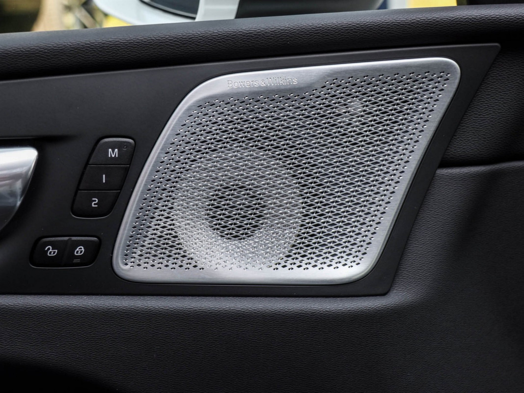 Volvo XC60 T8 AWD - SUV/Off-road - Weiss - Gebrauchtwagen - Bild 15