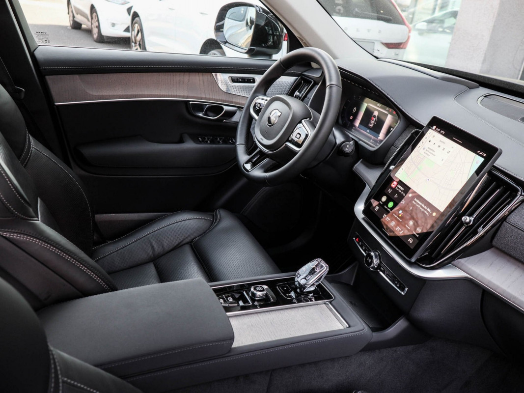 Volvo XC90 T8 AWD - SUV/Off-road - Schwarz - Gebrauchtwagen - Bild 3