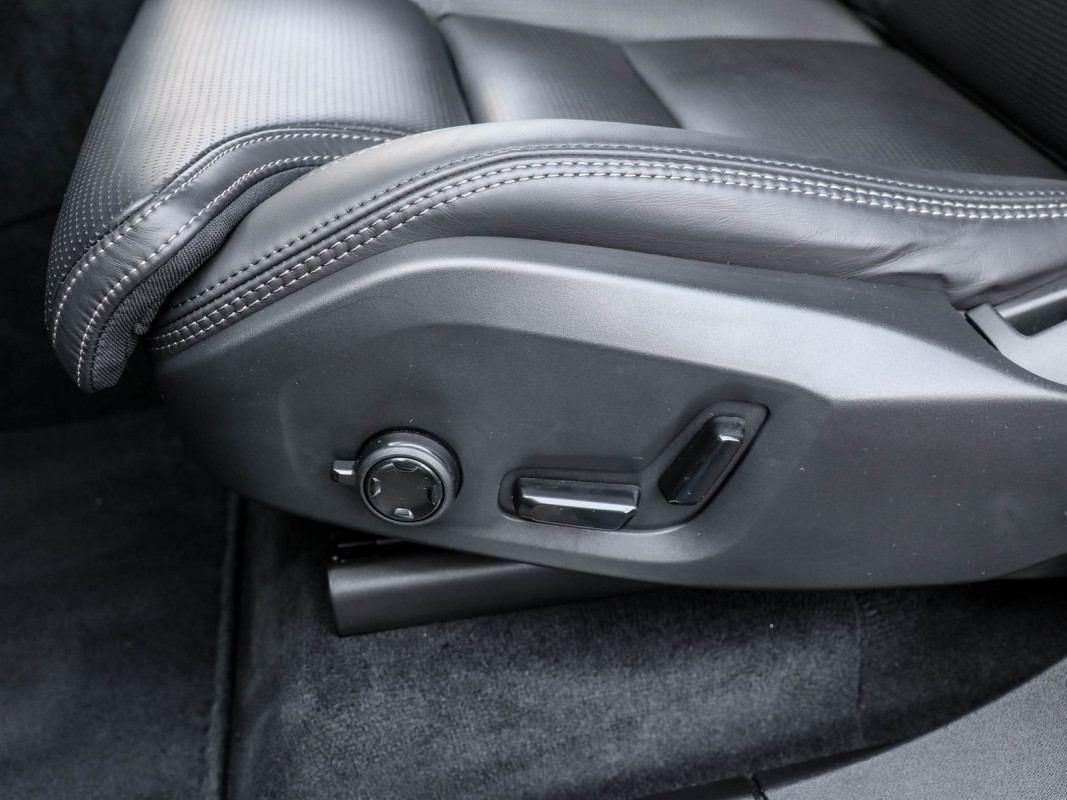 Volvo XC90 T8 AWD - SUV/Off-road - Schwarz - Gebrauchtwagen - Bild 13