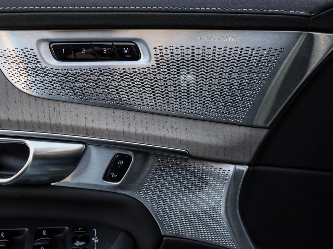 Volvo XC90 T8 AWD - SUV/Off-road - Schwarz - Gebrauchtwagen - Bild 14