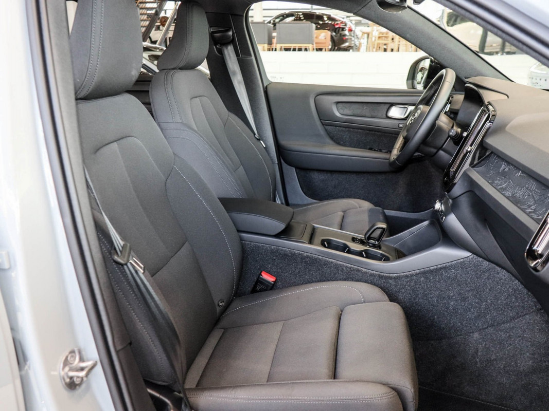 Volvo EX40 Single Ext. Range - SUV/Off-road - Grau - Gebrauchtwagen - Bild 7