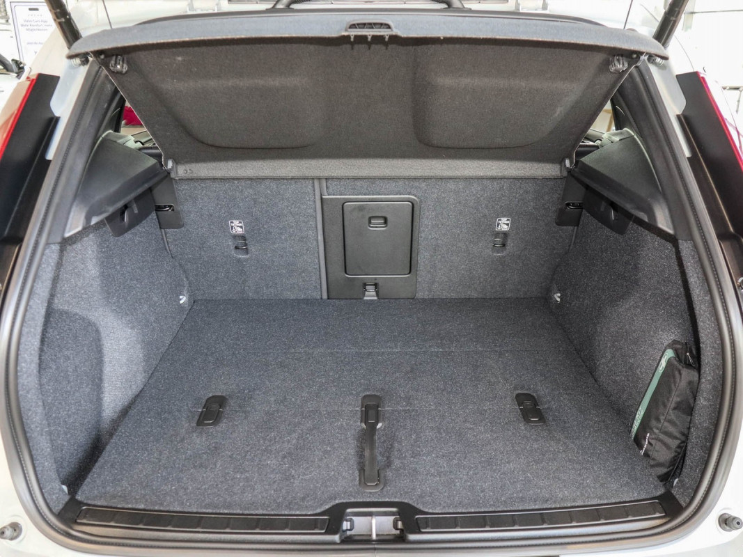 Volvo EX40 Single Ext. Range - SUV/Off-road - Grau - Gebrauchtwagen - Bild 12