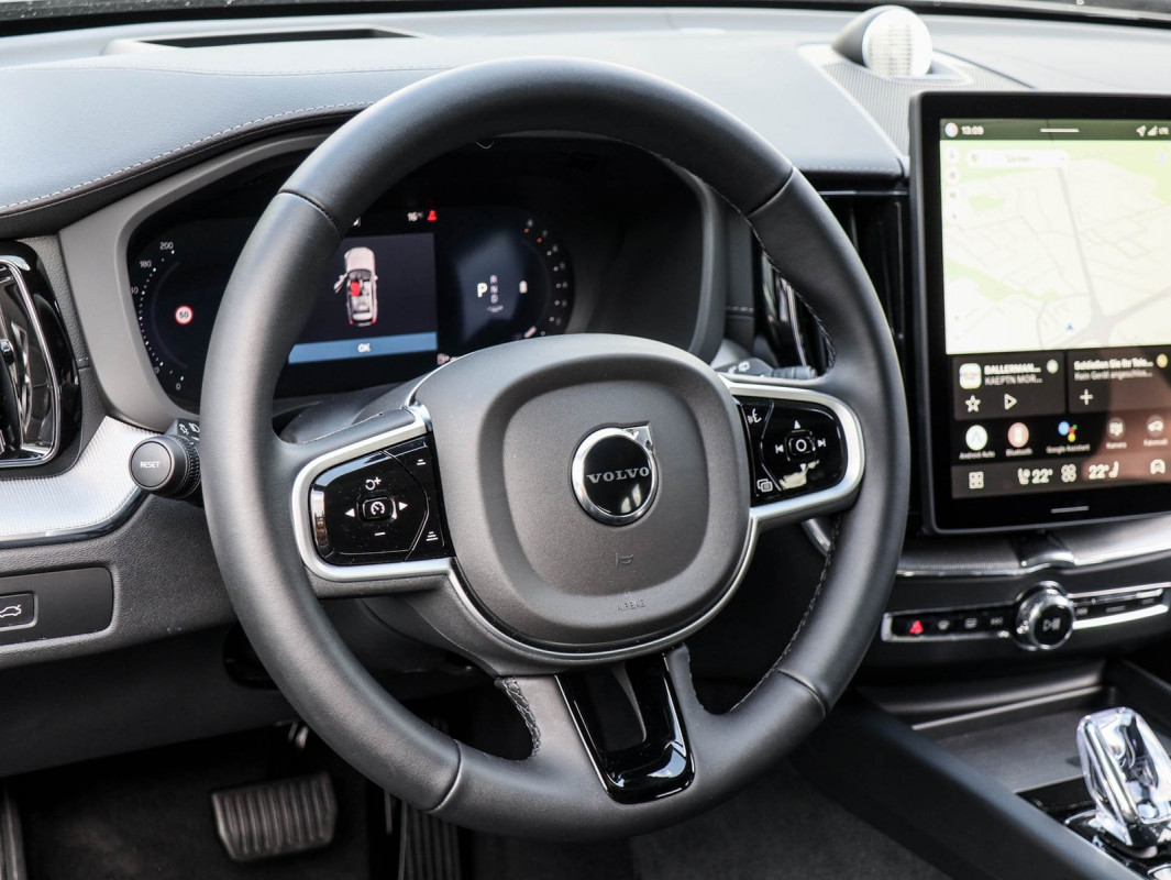 Volvo XC60 B5 AWD - SUV/Off-road - Schwarz - Gebrauchtwagen - Bild 10