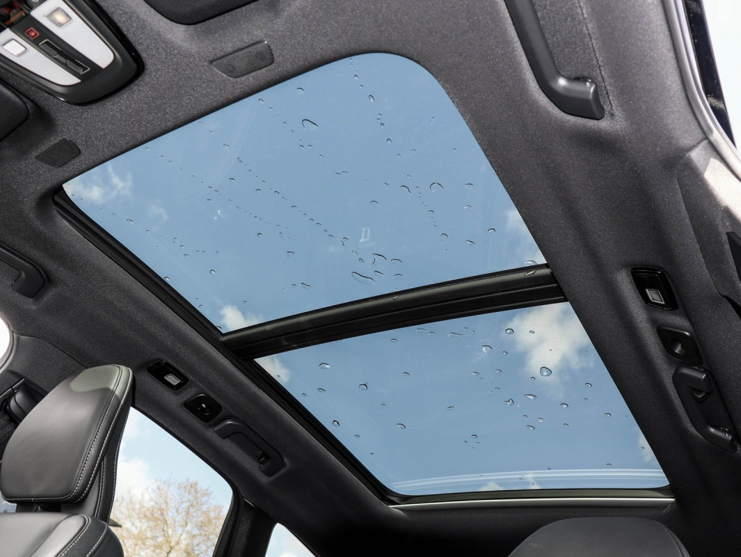 Volvo XC60 B5 AWD - SUV/Off-road - Schwarz - Gebrauchtwagen - Bild 12