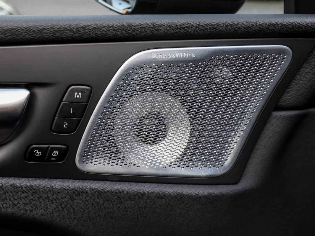 Volvo XC60 B5 AWD - SUV/Off-road - Schwarz - Gebrauchtwagen - Bild 15