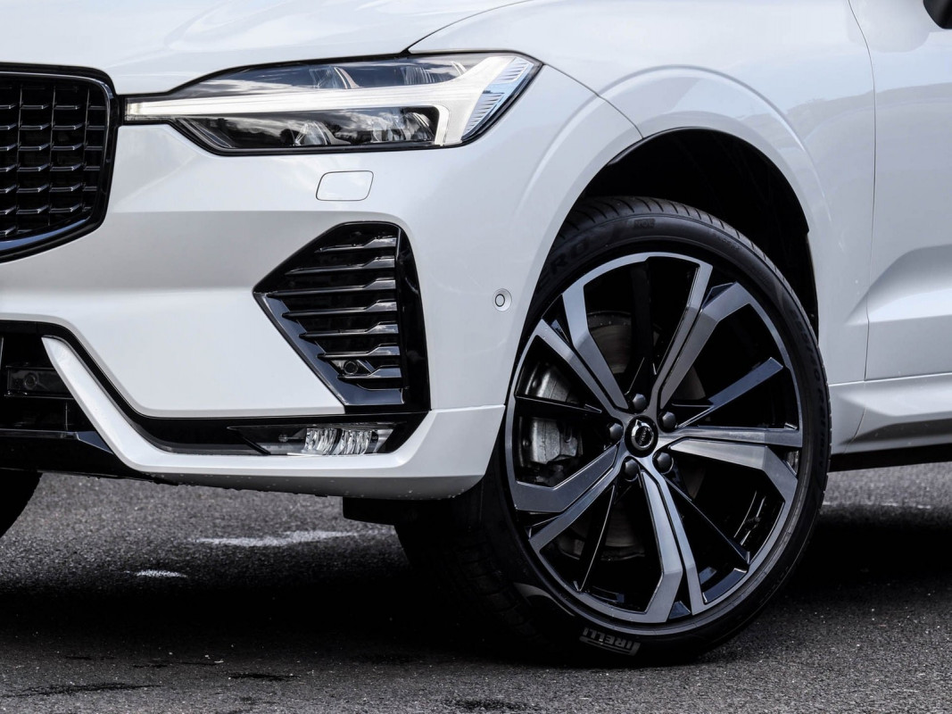 Volvo XC60 B5 (B) AWD - SUV/Off-road - Weiss - Gebrauchtwagen - Bild 6