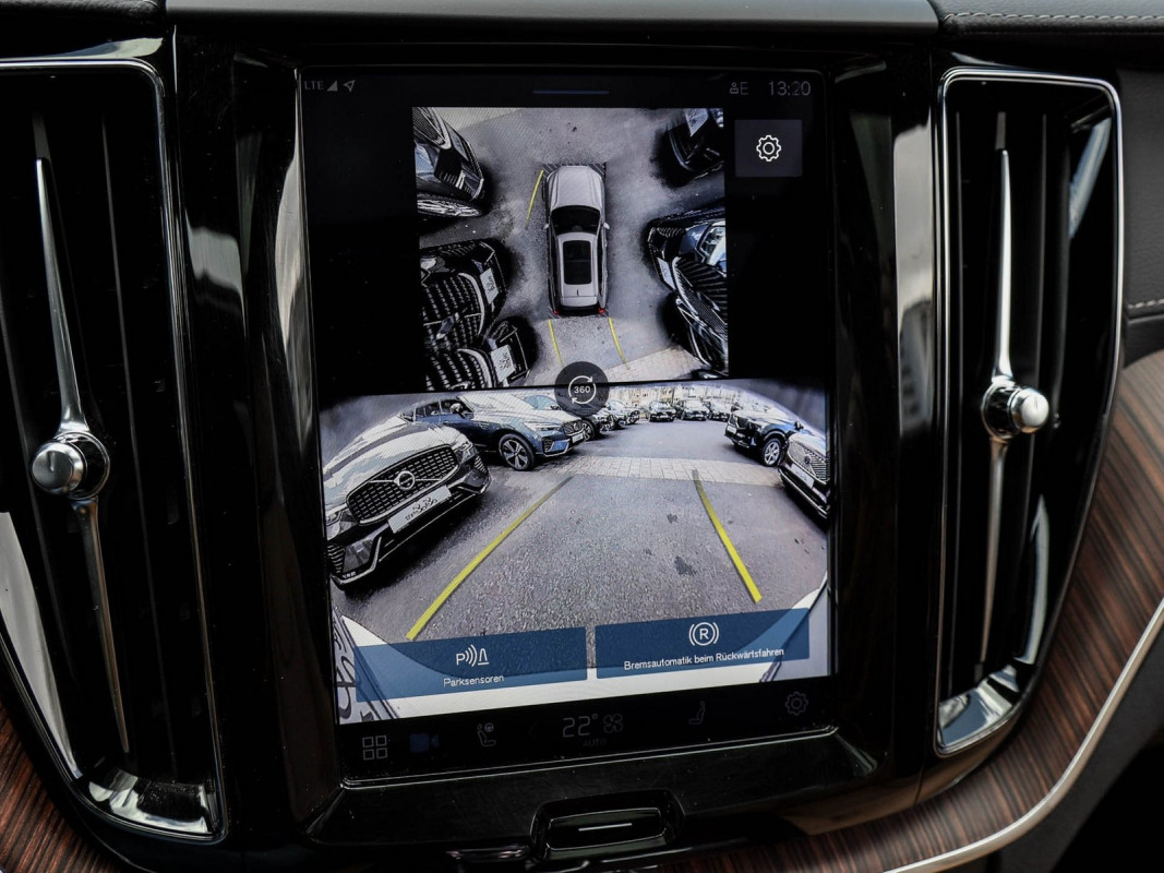 Volvo XC60 B5 (B) AWD - SUV/Off-road - Weiss - Gebrauchtwagen - Bild 13