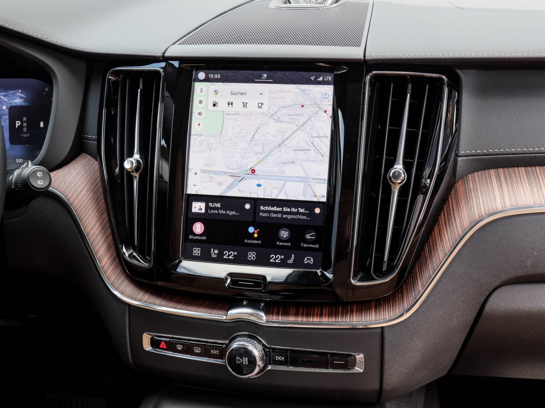 Volvo XC60 B5 (B) AWD - SUV/Off-road - Schwarz - Gebrauchtwagen - Bild 9