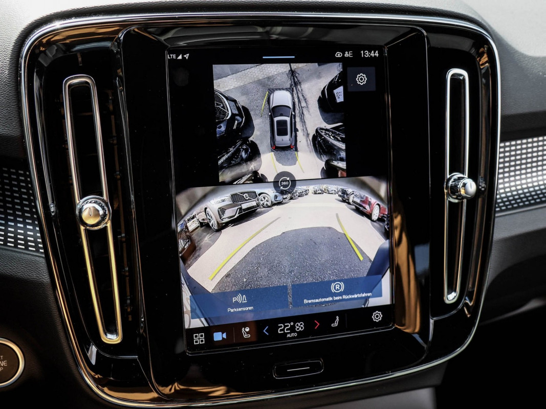 Volvo XC40 B3 - SUV/Off-road - Weiss - Gebrauchtwagen - Bild 13