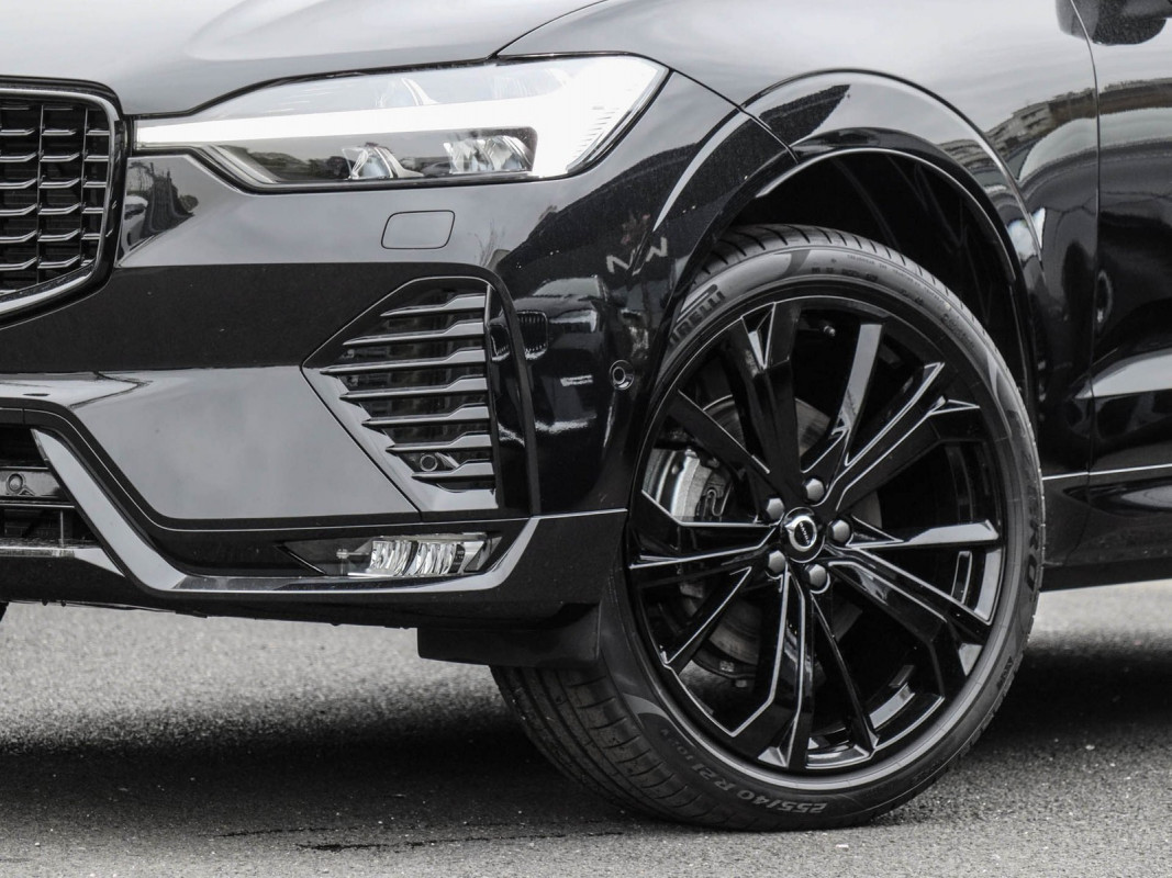 Volvo XC60 B5 (B) AWD - SUV/Off-road - Schwarz - Gebrauchtwagen - Bild 6