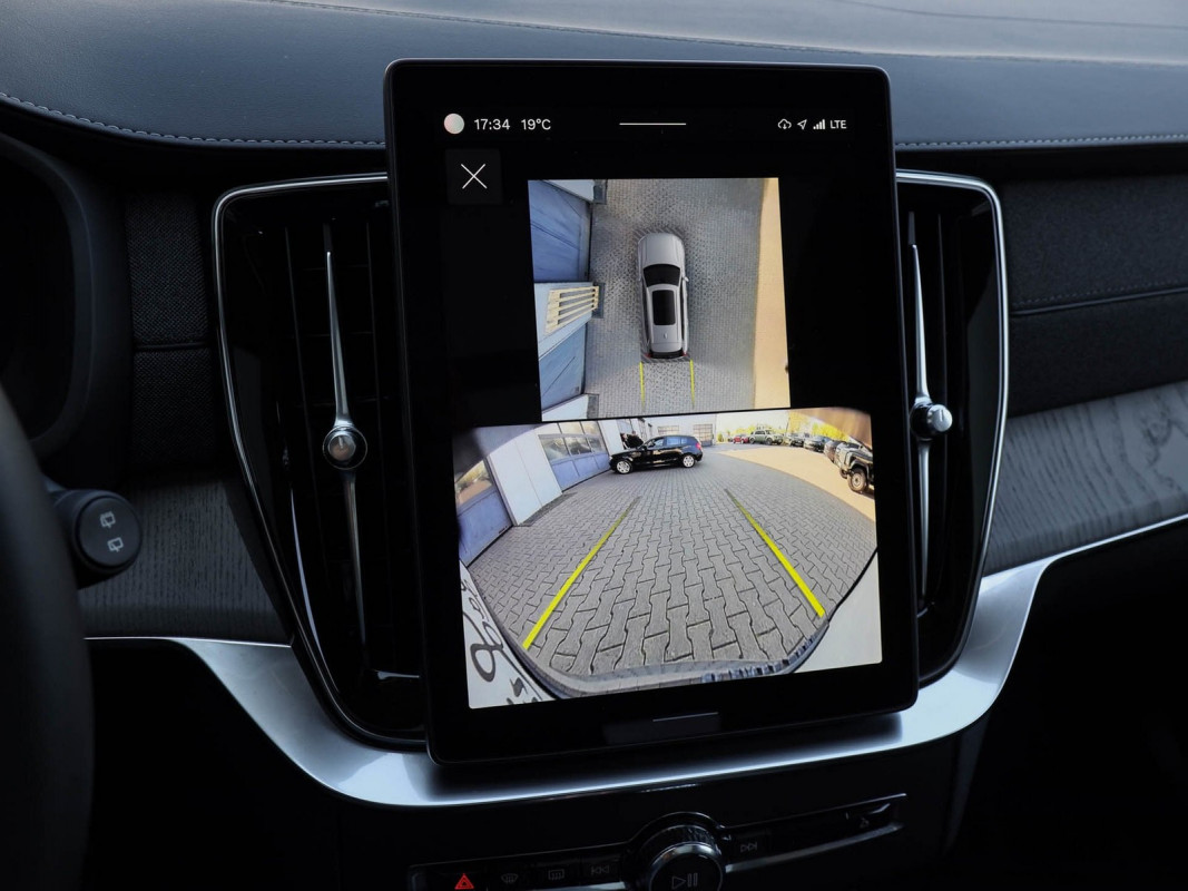 Volvo XC90 T8 Ultra Bright Recharge Plug-In Hybrid AWD - SUV/Off-road - Braun - Gebrauchtwagen - Bild 12