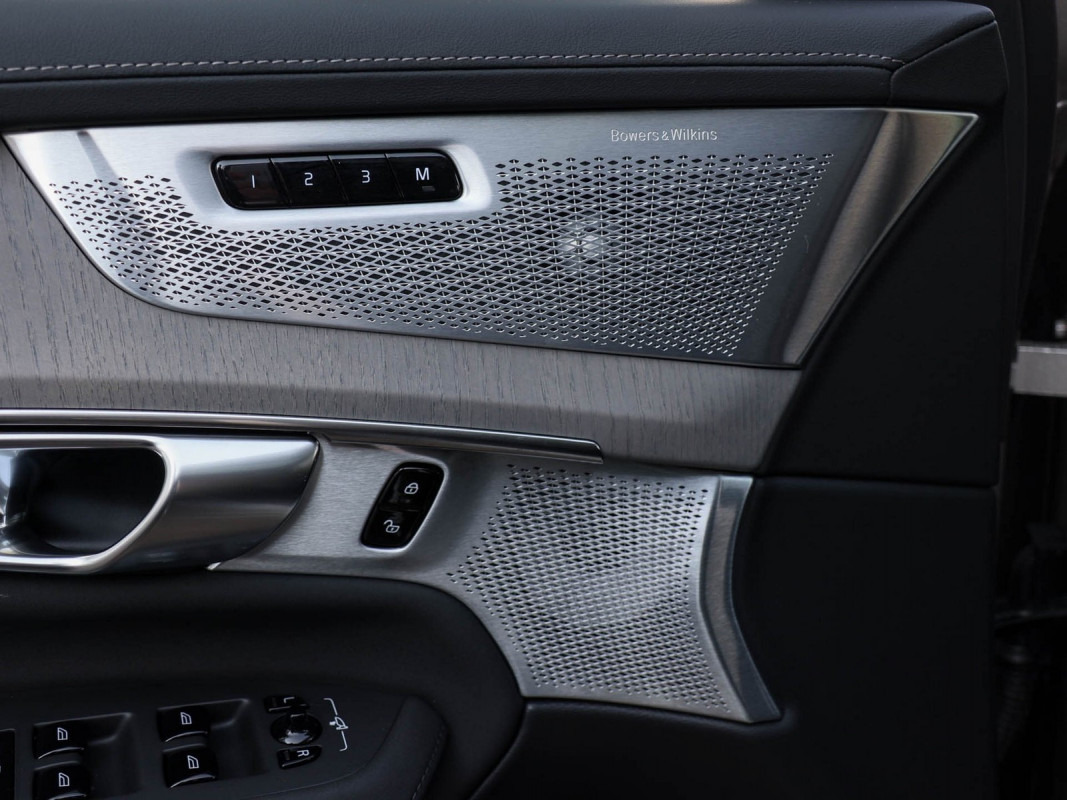 Volvo XC90 T8 Ultra Bright Recharge Plug-In Hybrid AWD - SUV/Off-road - Braun - Gebrauchtwagen - Bild 14