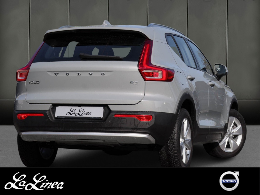 Volvo XC40 B3 Core 2WD - SUV/Off-road - Grau - Gebrauchtwagen - Bild 2