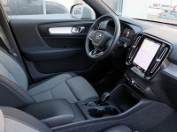 Volvo XC40 B3 Core 2WD - SUV/Off-road - Grau - Gebrauchtwagen - Bild 3