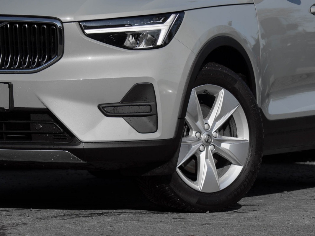 Volvo XC40 B3 Core 2WD - SUV/Off-road - Grau - Gebrauchtwagen - Bild 6