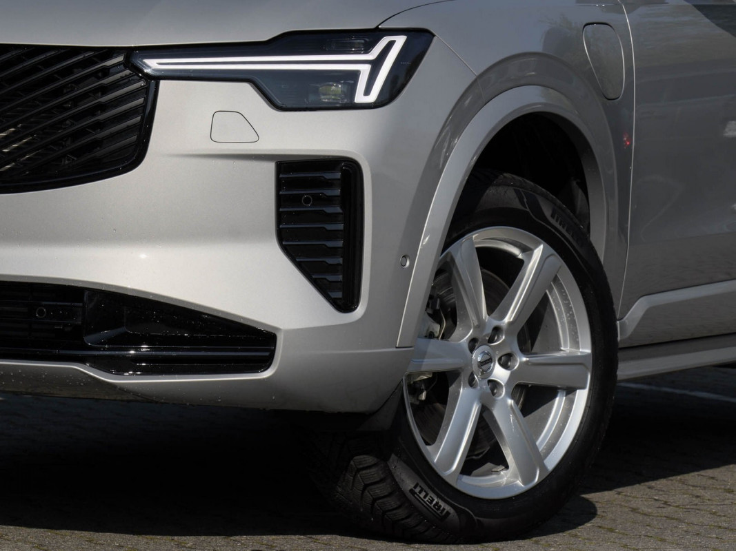 Volvo XC90 T8 Ultra Dark Recharge Plug-In Hybrid AWD - SUV/Off-road - Grau - Gebrauchtwagen - Bild 6