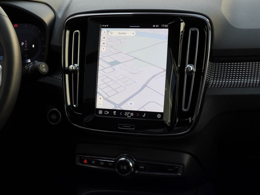 Volvo XC40 B3 Plus Dark 2WD - SUV/Off-road - Weiss - Gebrauchtwagen - Bild 9