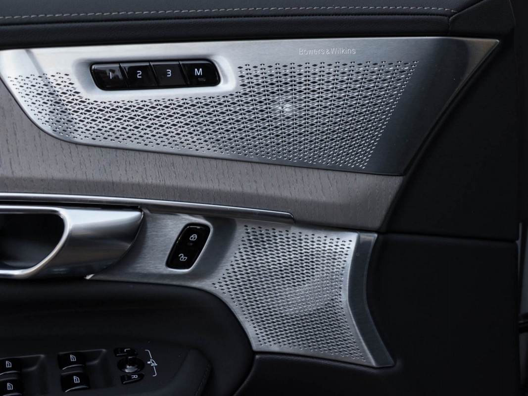 Volvo XC90 T8 Ultra Dark Recharge Plug-In Hybrid AWD - SUV/Off-road - Grau - Gebrauchtwagen - Bild 14