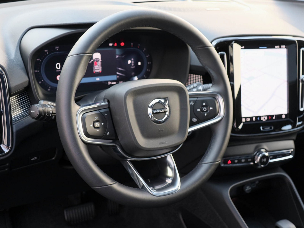 Volvo XC40 B3 Plus Dark 2WD - SUV/Off-road - Weiss - Gebrauchtwagen - Bild 10