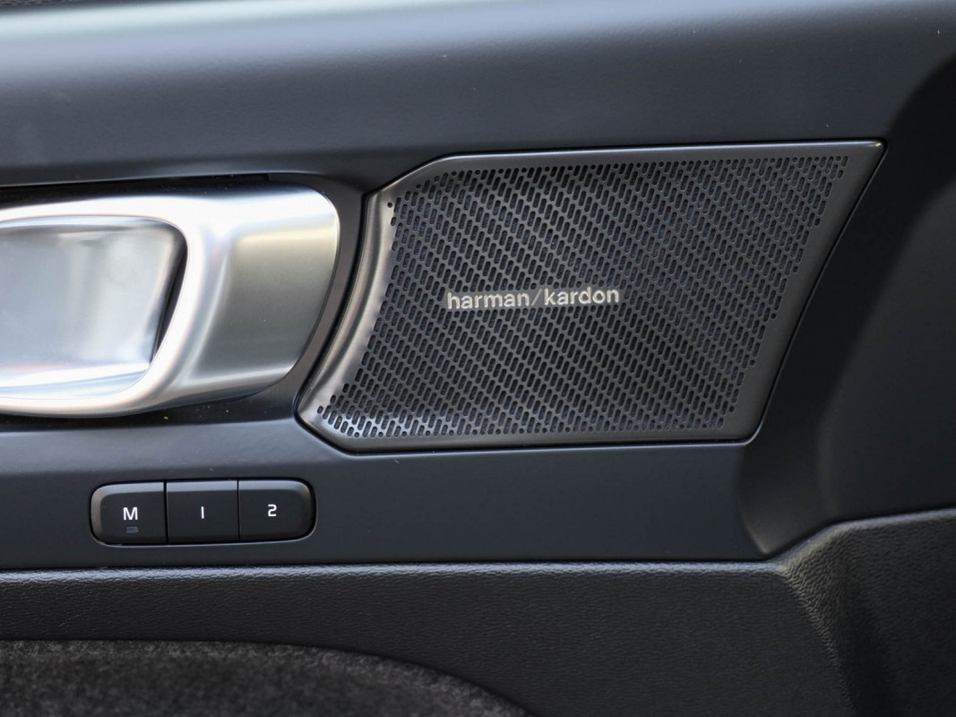 Volvo XC40 B3 Plus Dark 2WD - SUV/Off-road - Weiss - Gebrauchtwagen - Bild 15