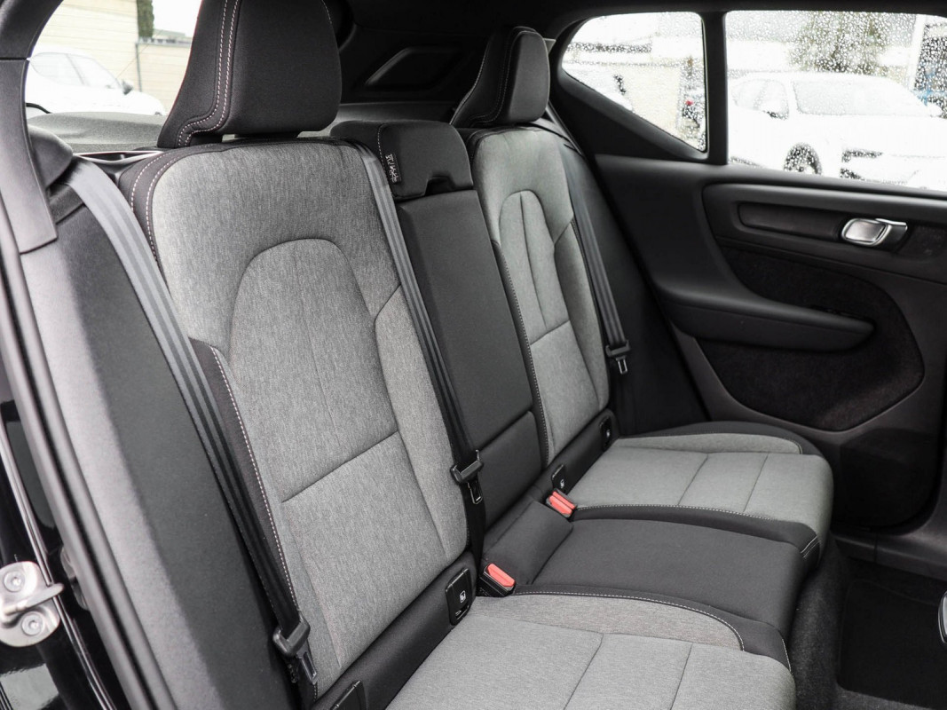 Volvo XC40 B3 - SUV/Off-road - Schwarz - Gebrauchtwagen - Bild 5