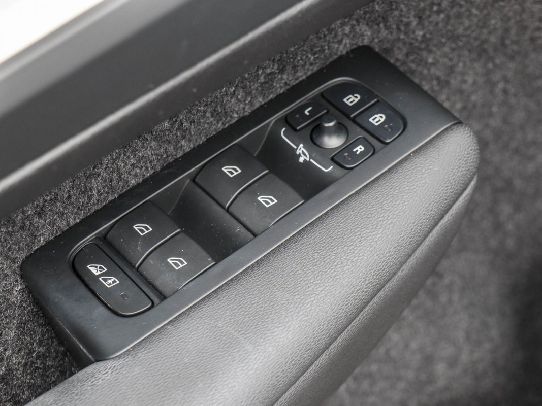 Volvo XC40 B3 - SUV/Off-road - Schwarz - Gebrauchtwagen - Bild 15