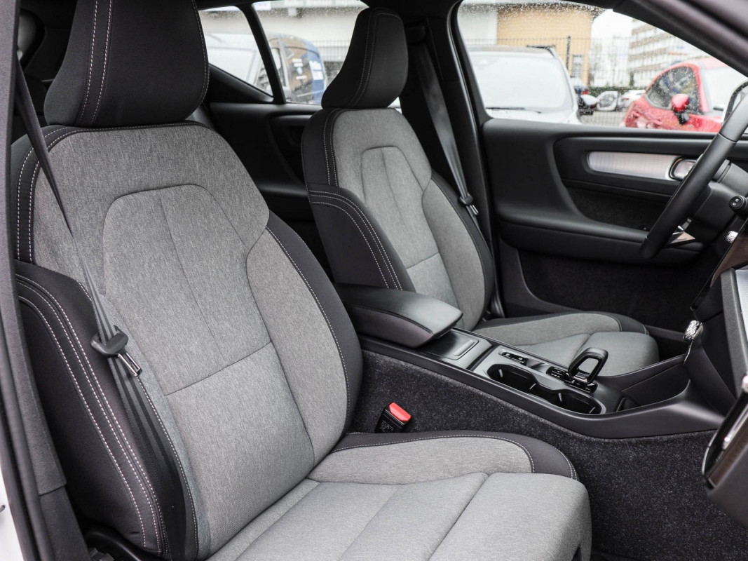 Volvo XC40 B3 (B) - SUV/Off-road - Grün - Gebrauchtwagen - Bild 7