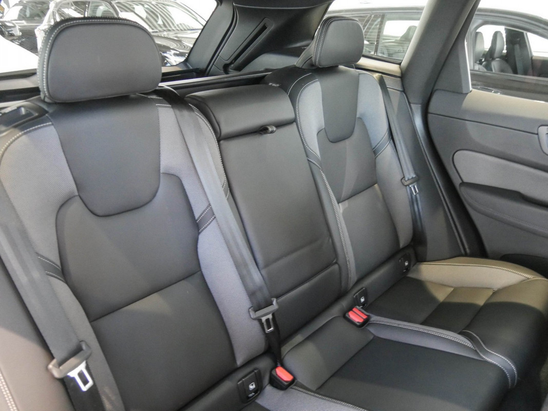 Volvo XC60 - SUV/Off-road - Weiss - Gebrauchtwagen - Bild 5