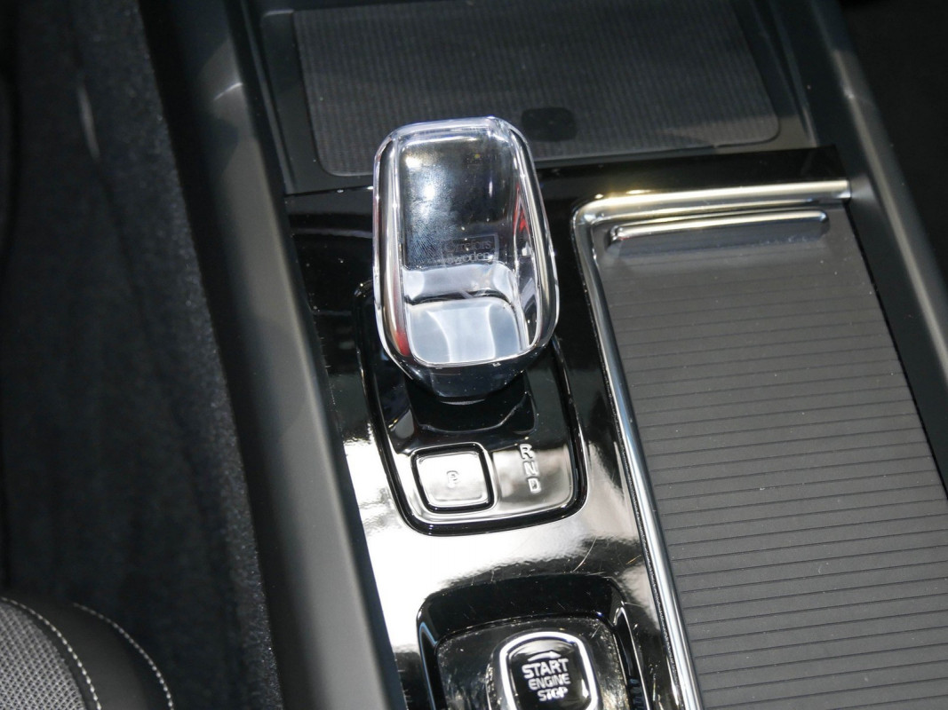 Volvo XC60 - SUV/Off-road - Weiss - Gebrauchtwagen - Bild 11