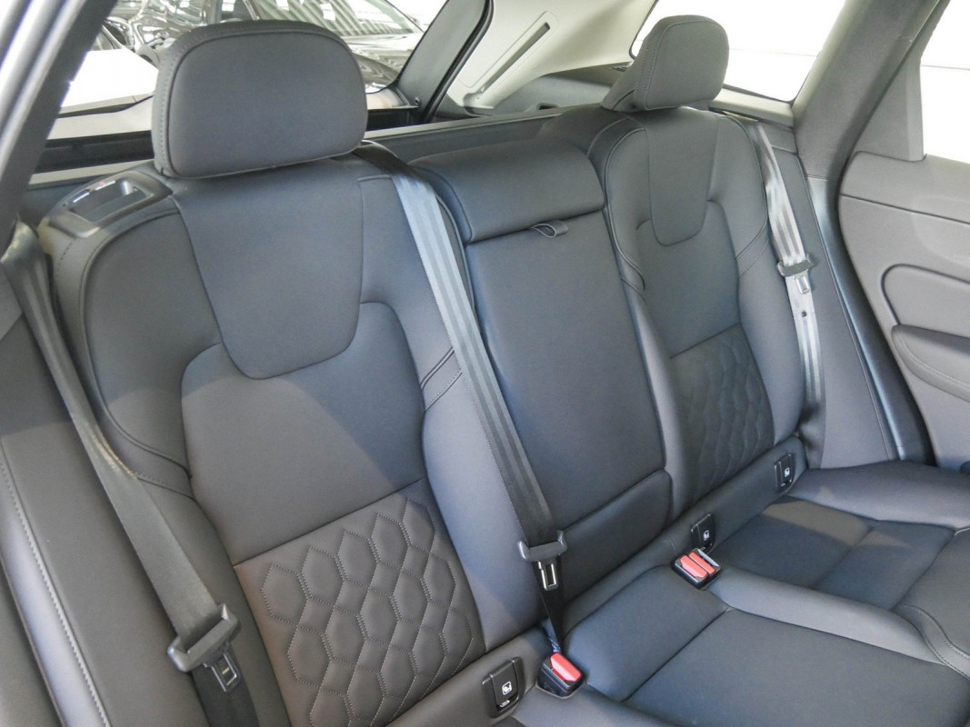 Volvo XC60 - SUV/Off-road - Weiss - Gebrauchtwagen - Bild 5